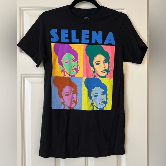 Official Selena Merchandise Tops - Selena Pop Art Black Graphic T Shirt Size Small